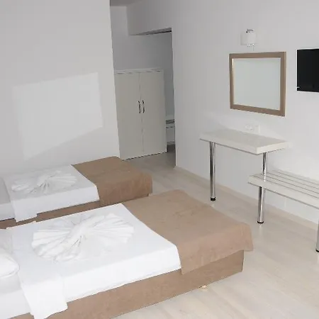 Myra 3* מרמריס