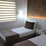 Hotel Myra 3*