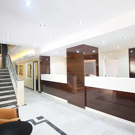 Hotel Myra 3*